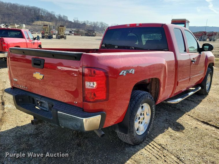 image for item NK9952 2013 Chevrolet  Silverado 1500 Ext. Cab pickup truck