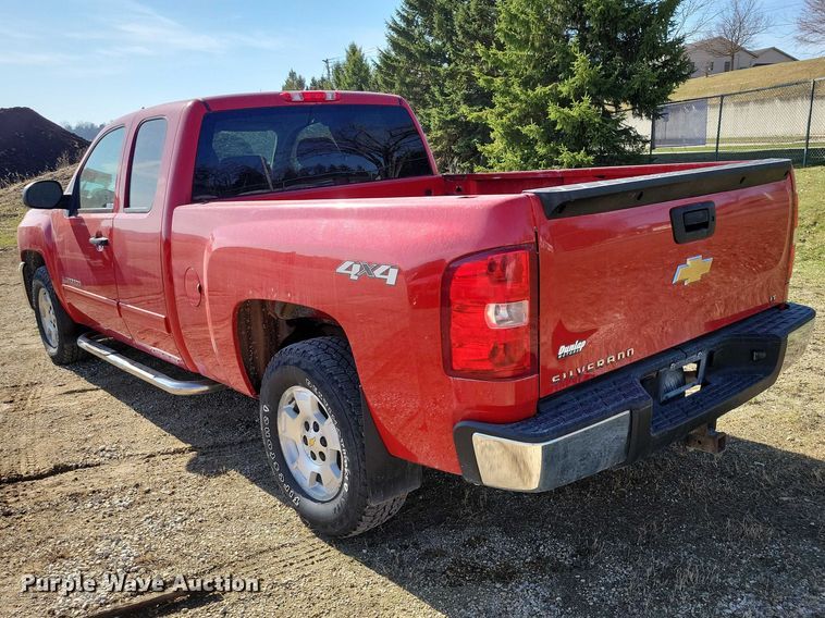 image for item NK9952 2013 Chevrolet  Silverado 1500 Ext. Cab pickup truck