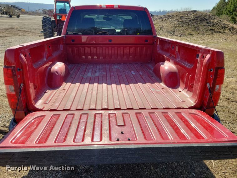 image for item NK9952 2013 Chevrolet  Silverado 1500 Ext. Cab pickup truck