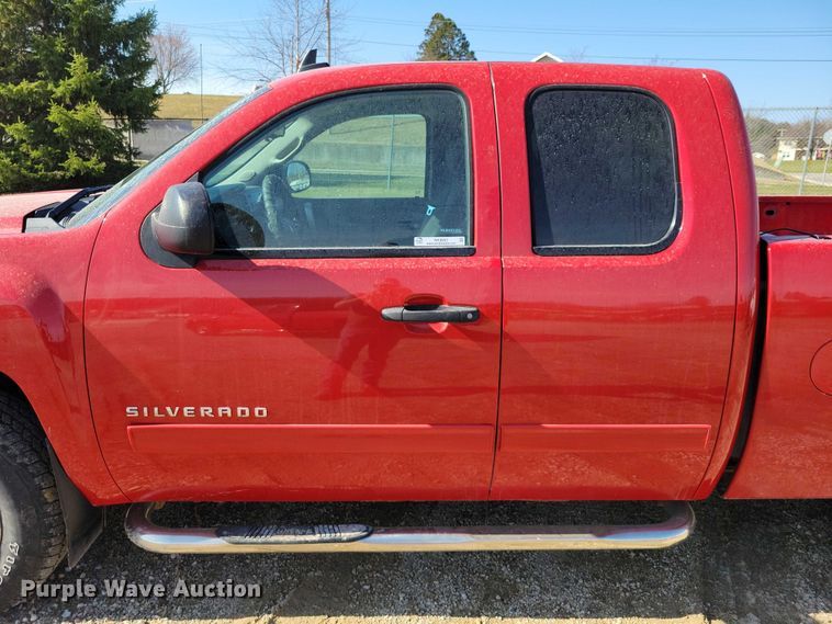 image for item NK9952 2013 Chevrolet  Silverado 1500 Ext. Cab pickup truck