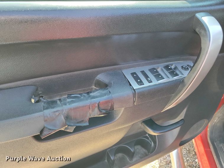 image for item NK9952 2013 Chevrolet  Silverado 1500 Ext. Cab pickup truck