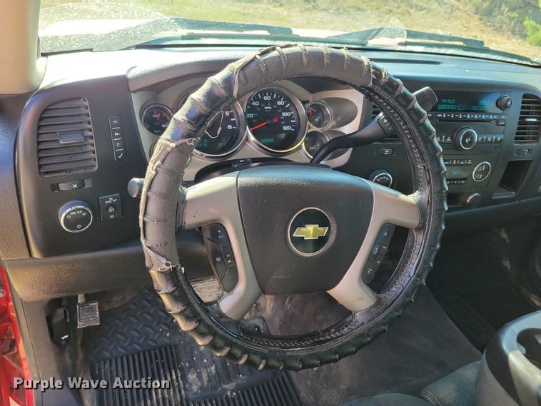 image for item NK9952 2013 Chevrolet  Silverado 1500 Ext. Cab pickup truck