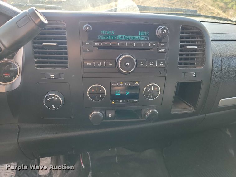 image for item NK9952 2013 Chevrolet  Silverado 1500 Ext. Cab pickup truck