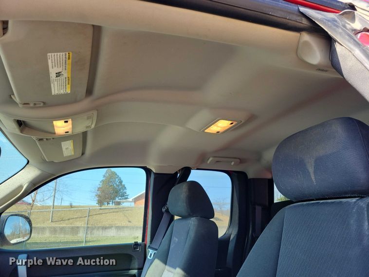 image for item NK9952 2013 Chevrolet  Silverado 1500 Ext. Cab pickup truck