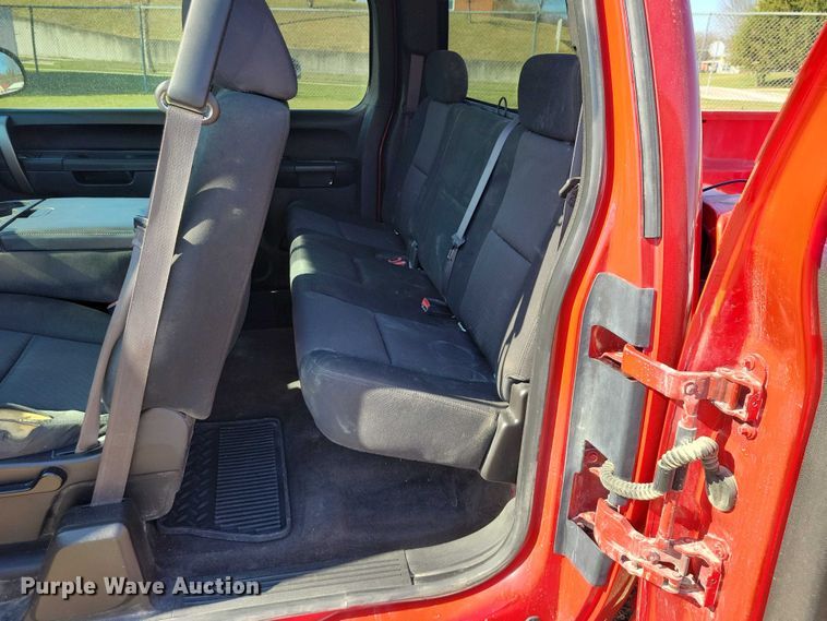 image for item NK9952 2013 Chevrolet  Silverado 1500 Ext. Cab pickup truck