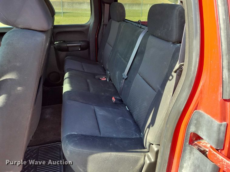 image for item NK9952 2013 Chevrolet  Silverado 1500 Ext. Cab pickup truck