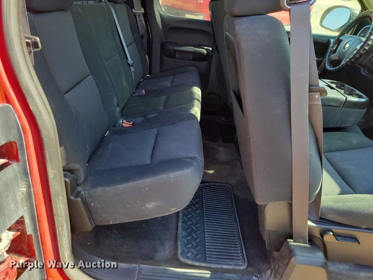 image for item NK9952 2013 Chevrolet  Silverado 1500 Ext. Cab pickup truck