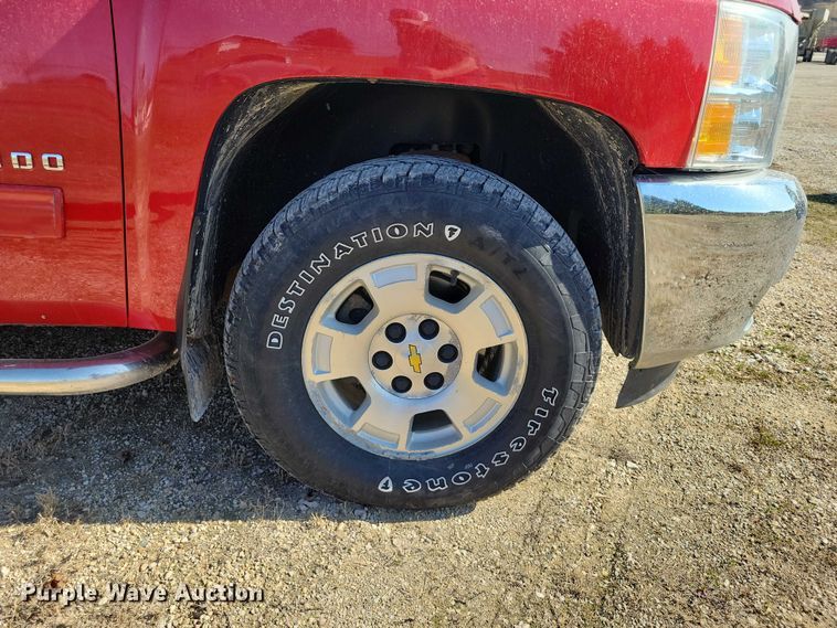 image for item NK9952 2013 Chevrolet  Silverado 1500 Ext. Cab pickup truck