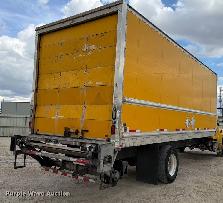 image for item YA2082 2015 Freightliner Business Class M2 box truck