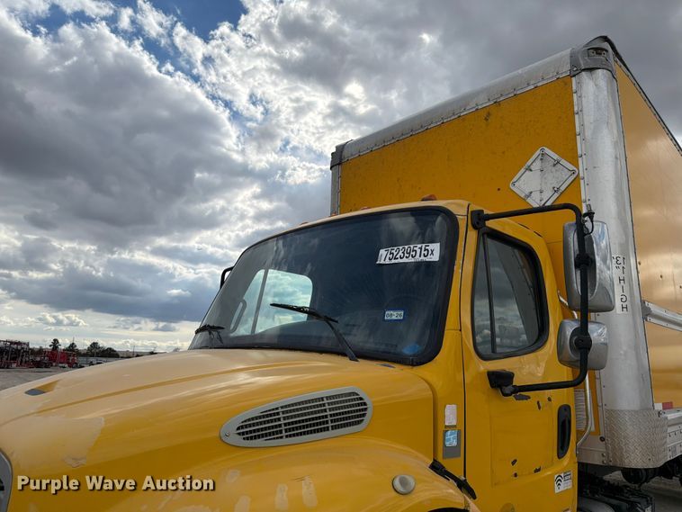 image for item YA2082 2015 Freightliner Business Class M2 box truck