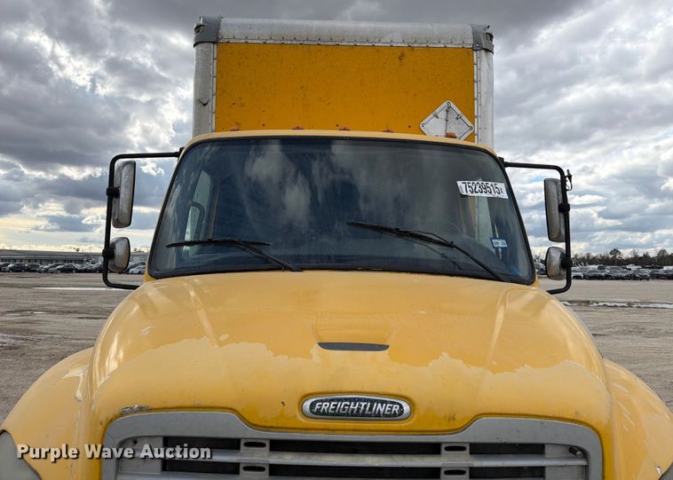 image for item YA2082 2015 Freightliner Business Class M2 box truck