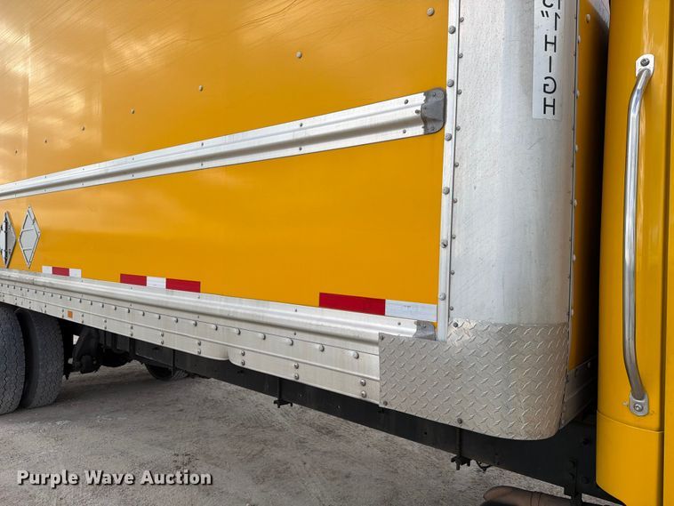 image for item YA2082 2015 Freightliner Business Class M2 box truck