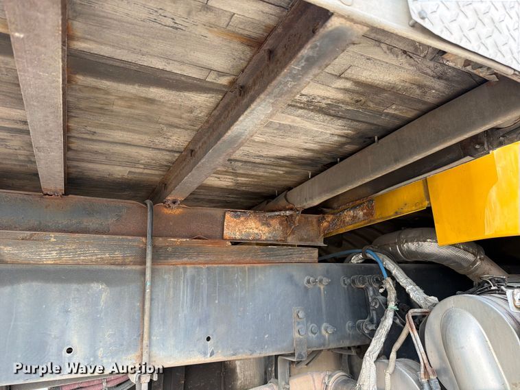 image for item YA2082 2015 Freightliner Business Class M2 box truck