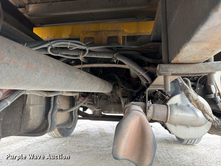 image for item YA2082 2015 Freightliner Business Class M2 box truck