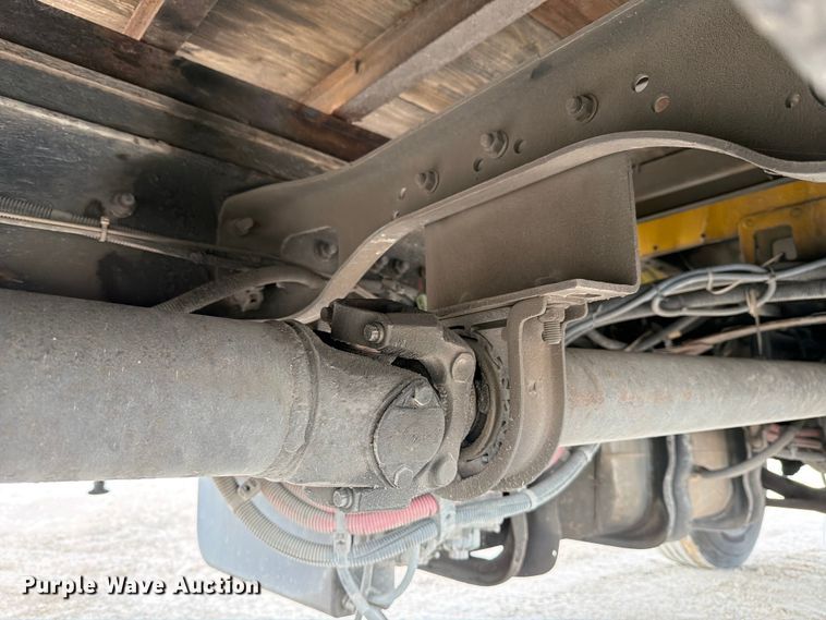 image for item YA2082 2015 Freightliner Business Class M2 box truck