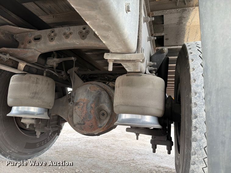 image for item YA2082 2015 Freightliner Business Class M2 box truck