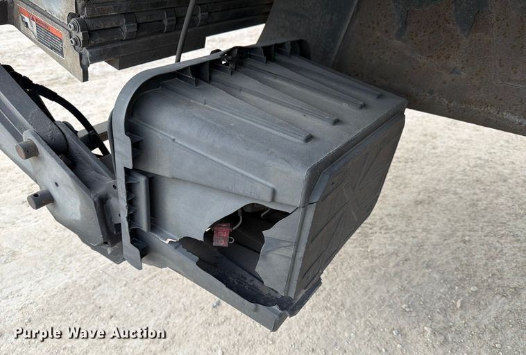 image for item YA2082 2015 Freightliner Business Class M2 box truck