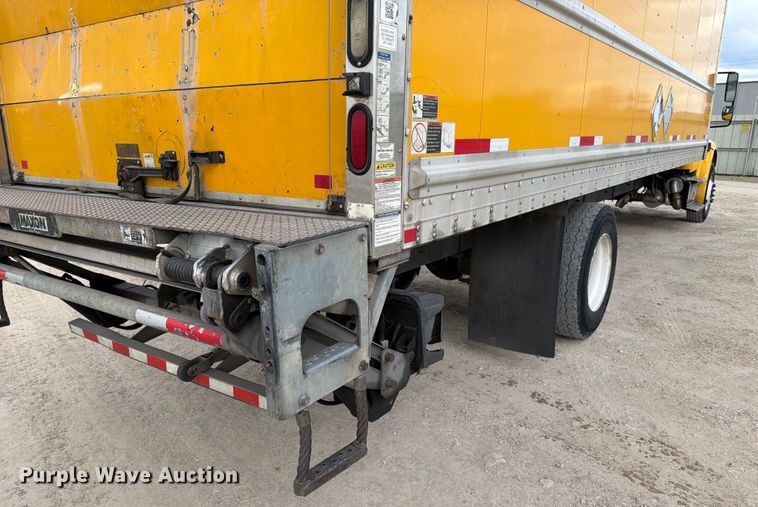 image for item YA2082 2015 Freightliner Business Class M2 box truck