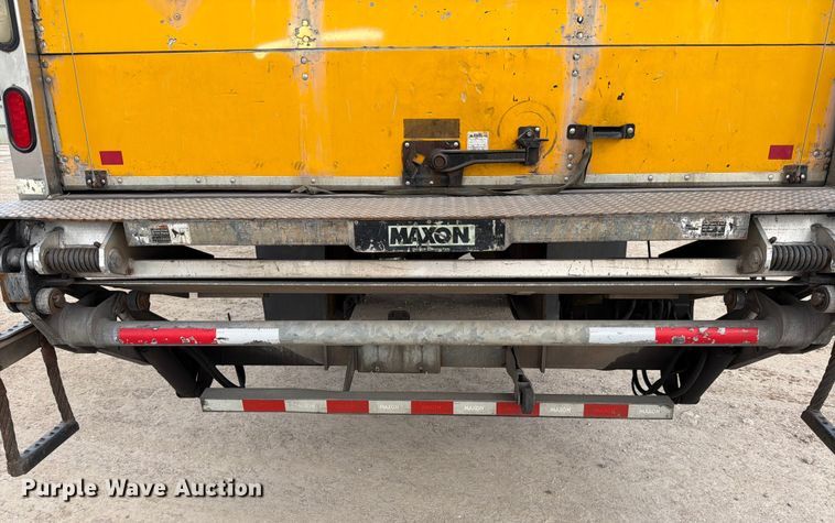 image for item YA2082 2015 Freightliner Business Class M2 box truck