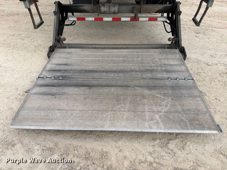 image for item YA2082 2015 Freightliner Business Class M2 box truck