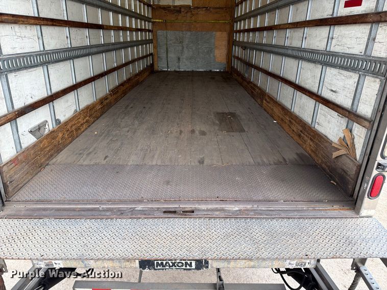 image for item YA2082 2015 Freightliner Business Class M2 box truck