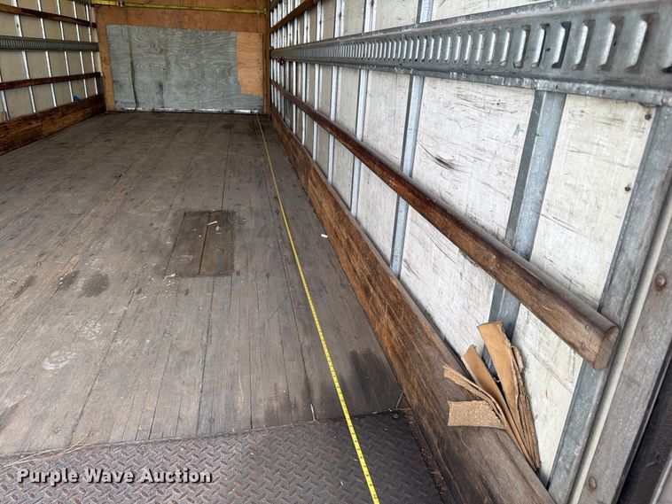 image for item YA2082 2015 Freightliner Business Class M2 box truck