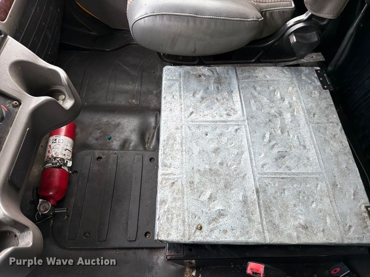 image for item YA2082 2015 Freightliner Business Class M2 box truck