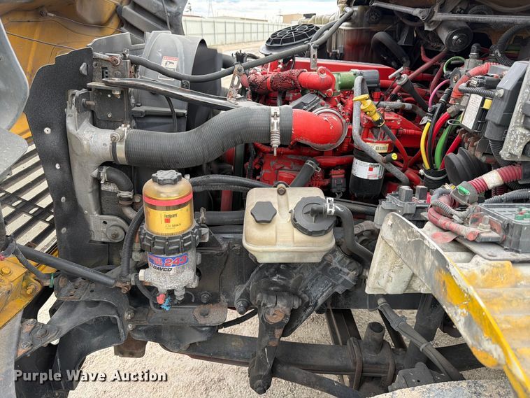 image for item YA2082 2015 Freightliner Business Class M2 box truck