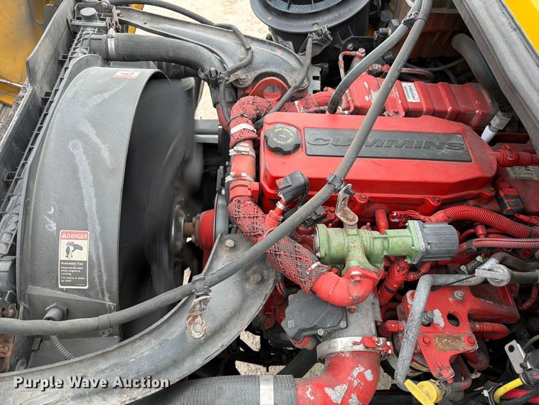 image for item YA2082 2015 Freightliner Business Class M2 box truck