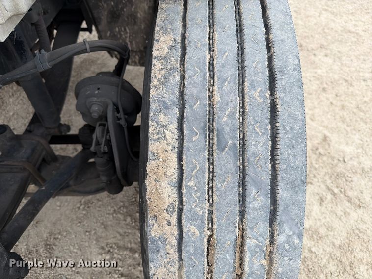 image for item YA2082 2015 Freightliner Business Class M2 box truck