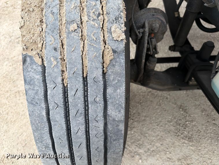 image for item YA2082 2015 Freightliner Business Class M2 box truck