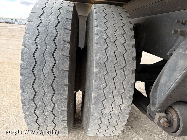 image for item YA2082 2015 Freightliner Business Class M2 box truck