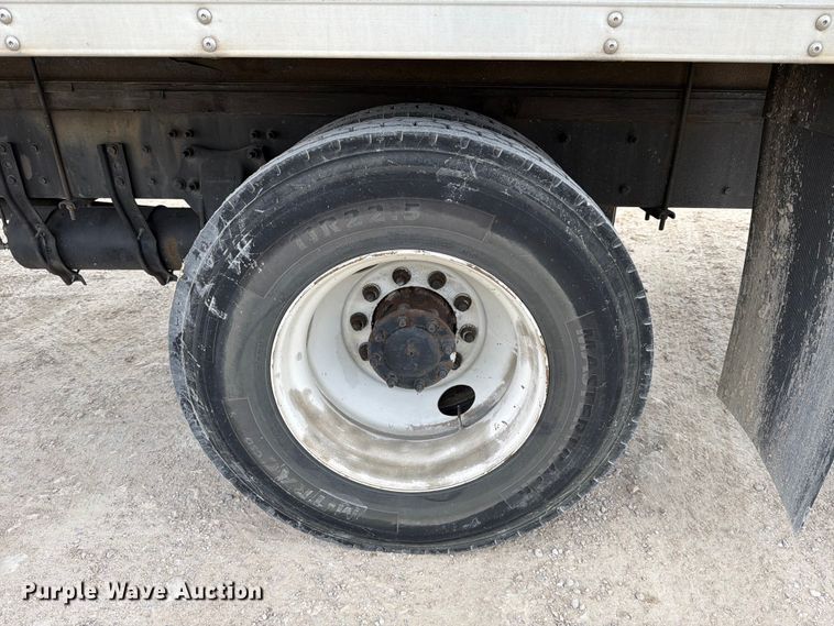 image for item YA2082 2015 Freightliner Business Class M2 box truck