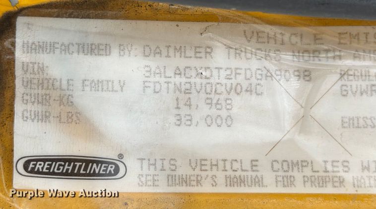 image for item YA2082 2015 Freightliner Business Class M2 box truck