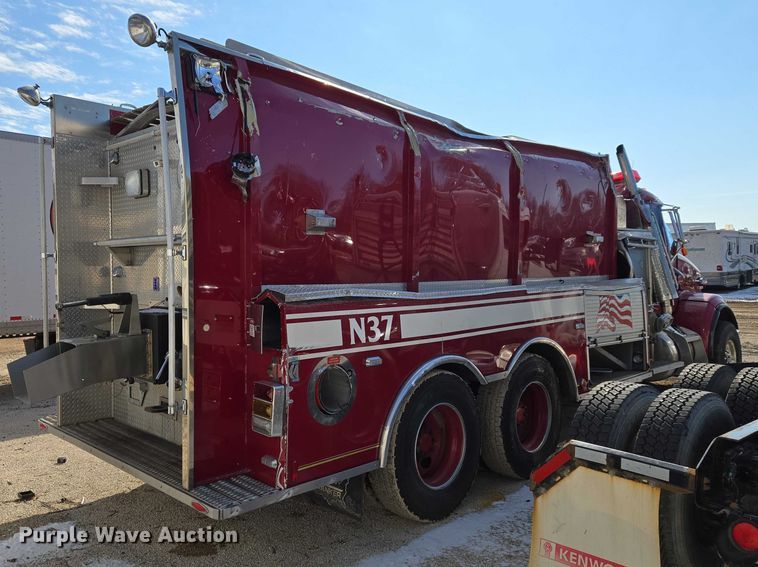 image for item YA2651 2006 Peterbilt 357 pumper fire truck