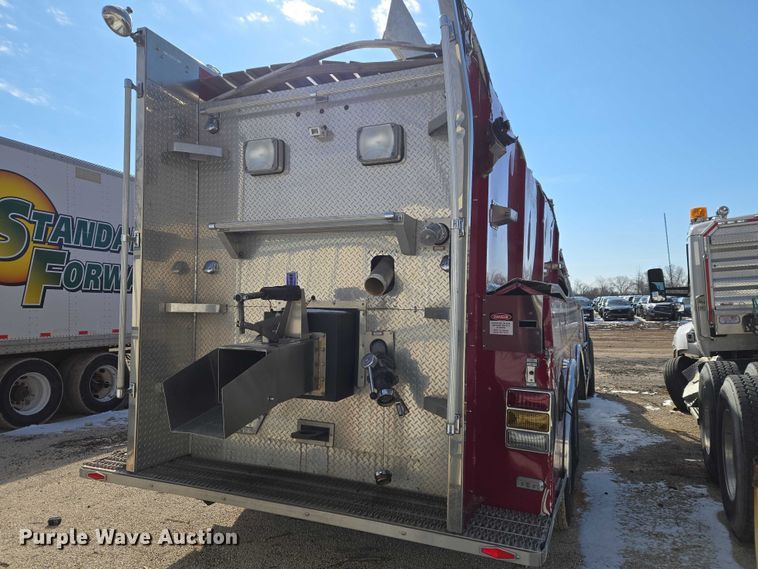 image for item YA2651 2006 Peterbilt 357 pumper fire truck