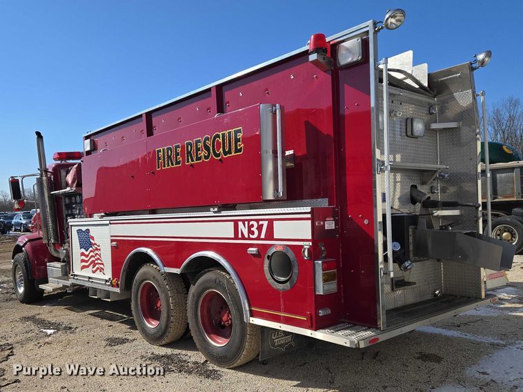 image for item YA2651 2006 Peterbilt 357 pumper fire truck