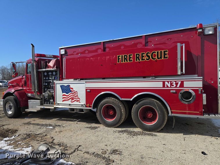 image for item YA2651 2006 Peterbilt 357 pumper fire truck