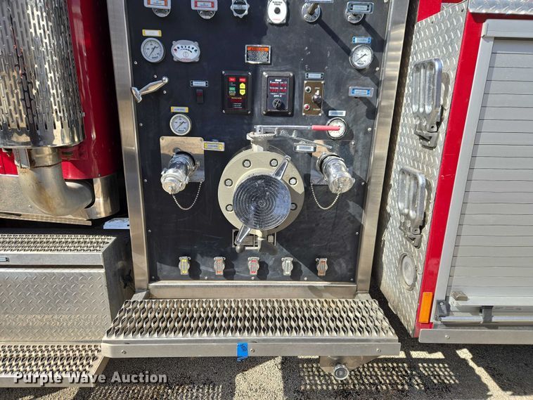 image for item YA2651 2006 Peterbilt 357 pumper fire truck