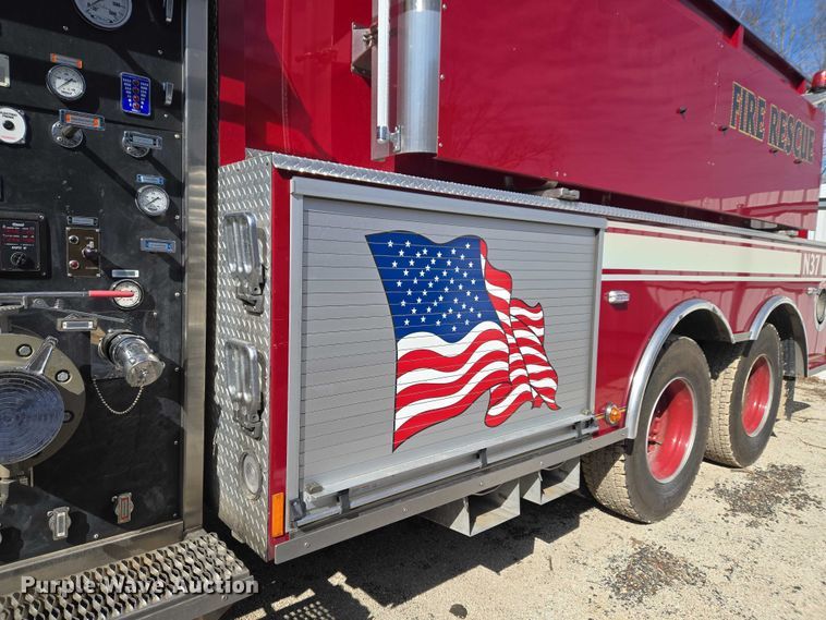 image for item YA2651 2006 Peterbilt 357 pumper fire truck