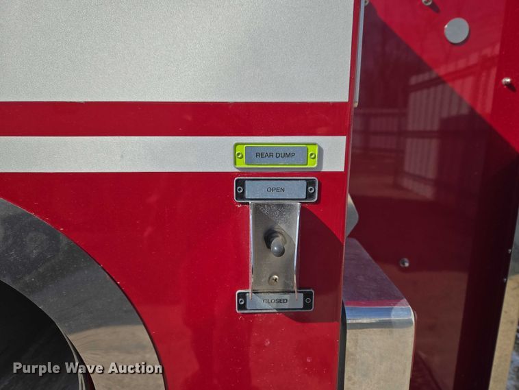 image for item YA2651 2006 Peterbilt 357 pumper fire truck