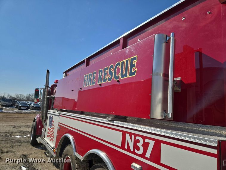 image for item YA2651 2006 Peterbilt 357 pumper fire truck