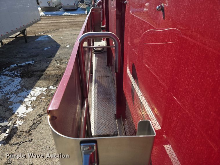 image for item YA2651 2006 Peterbilt 357 pumper fire truck