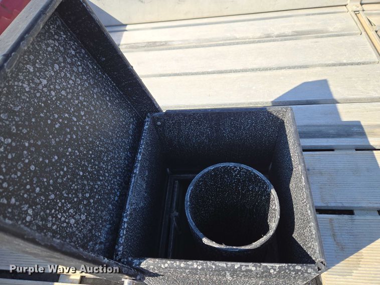 image for item YA2651 2006 Peterbilt 357 pumper fire truck