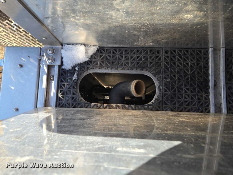 image for item YA2651 2006 Peterbilt 357 pumper fire truck