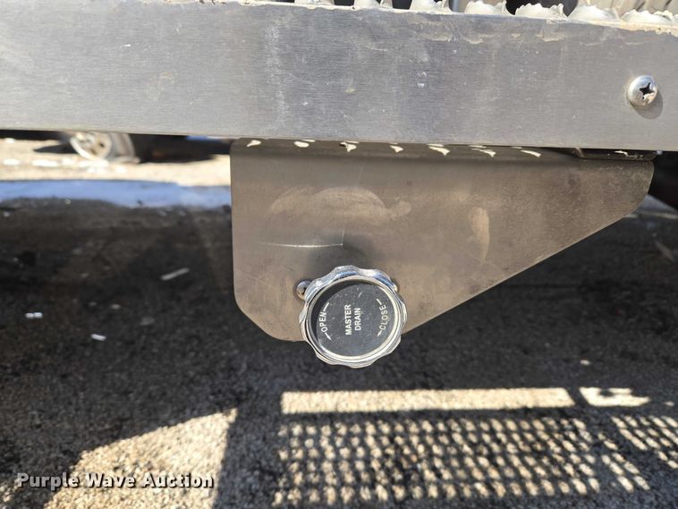 image for item YA2651 2006 Peterbilt 357 pumper fire truck