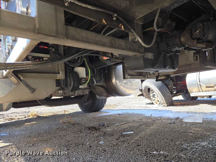 image for item YA2651 2006 Peterbilt 357 pumper fire truck