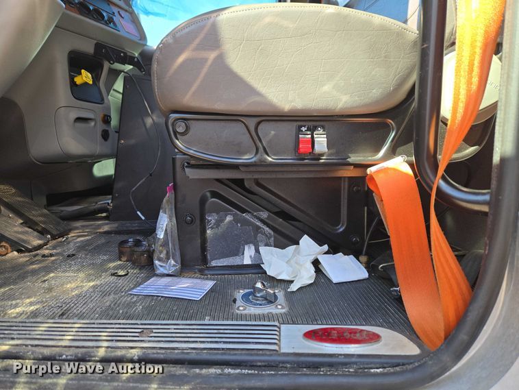 image for item YA2651 2006 Peterbilt 357 pumper fire truck