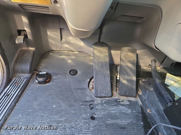 image for item YA2651 2006 Peterbilt 357 pumper fire truck