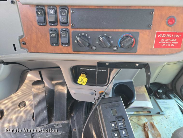 image for item YA2651 2006 Peterbilt 357 pumper fire truck